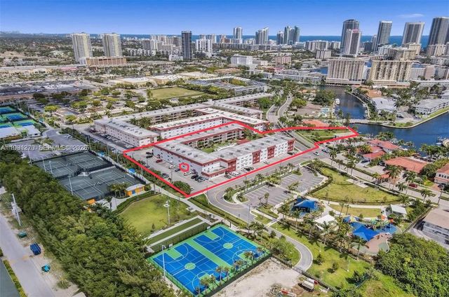 580 Egret Dr 111, Hallandale Beach, FL 33009