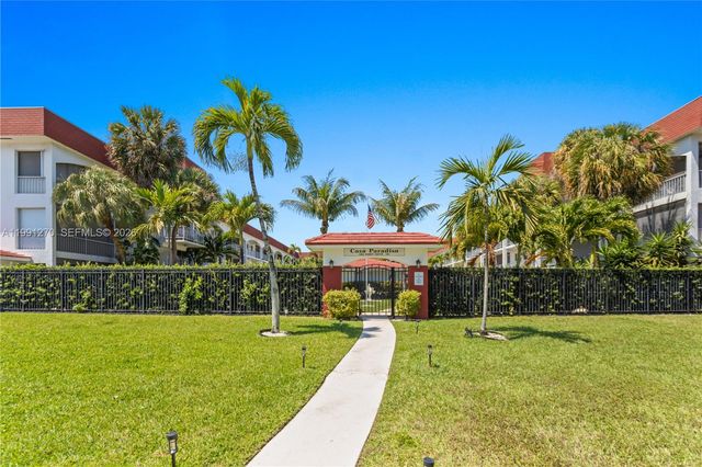 580 Egret Dr 111, Hallandale Beach, FL 33009