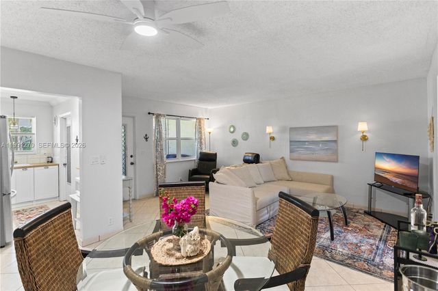 580 Egret Dr 111, Hallandale Beach, FL 33009