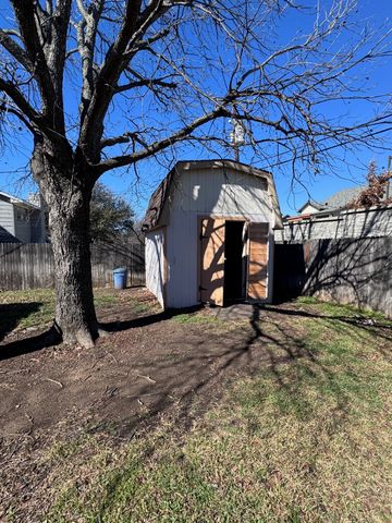 8108 Rush Street, Benbrook, TX 76116