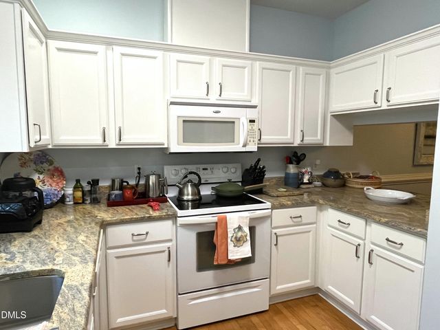 802 Mill Greens Court, Raleigh, NC 27609