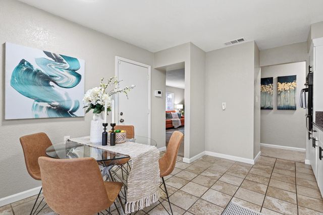 126 Barton Way, Sacramento, CA 95838