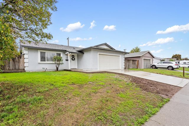 126 Barton Way, Sacramento, CA 95838