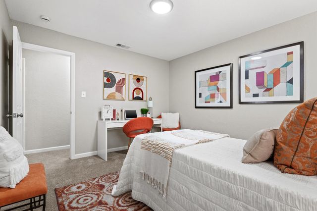 126 Barton Way, Sacramento, CA 95838