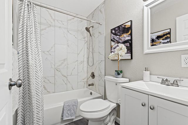 126 Barton Way, Sacramento, CA 95838