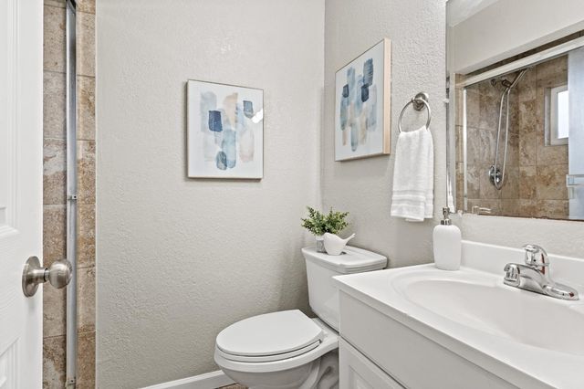 126 Barton Way, Sacramento, CA 95838