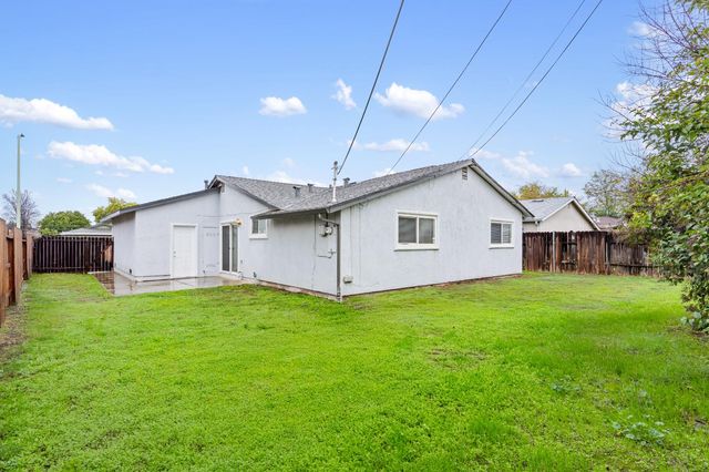 126 Barton Way, Sacramento, CA 95838