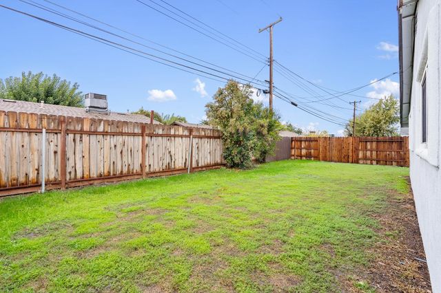 126 Barton Way, Sacramento, CA 95838