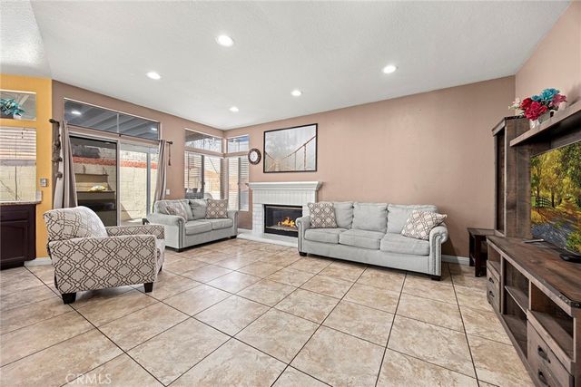 474 Bristol, Corona, CA 92879