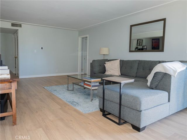 5050 Coldwater Canyon 102, Sherman Oaks, CA 91423