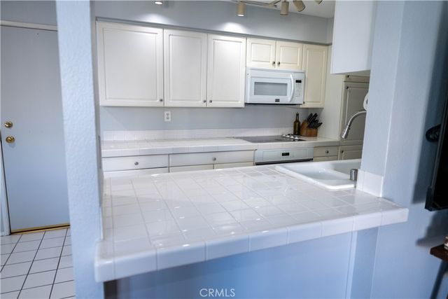 5050 Coldwater Canyon 102, Sherman Oaks, CA 91423