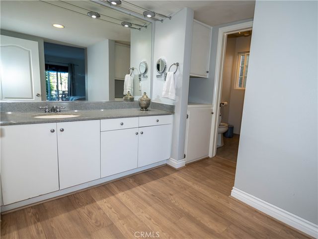 5050 Coldwater Canyon 102, Sherman Oaks, CA 91423