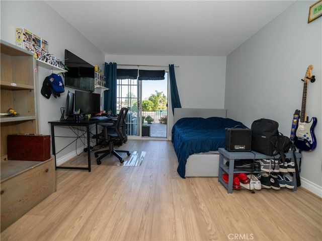 5050 Coldwater Canyon 102, Sherman Oaks, CA 91423