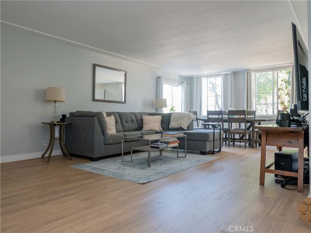 5050 Coldwater Canyon 102, Sherman Oaks, CA 91423