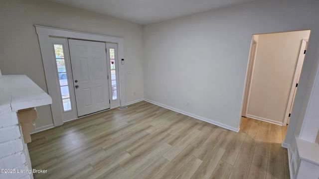 4003 W Market St, Louisville, KY 40212