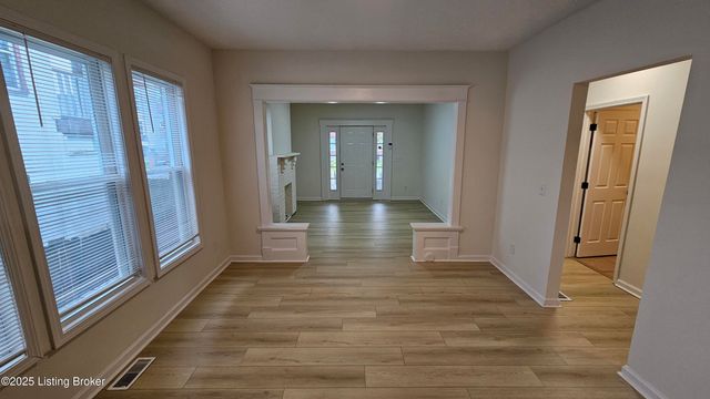 4003 W Market St, Louisville, KY 40212