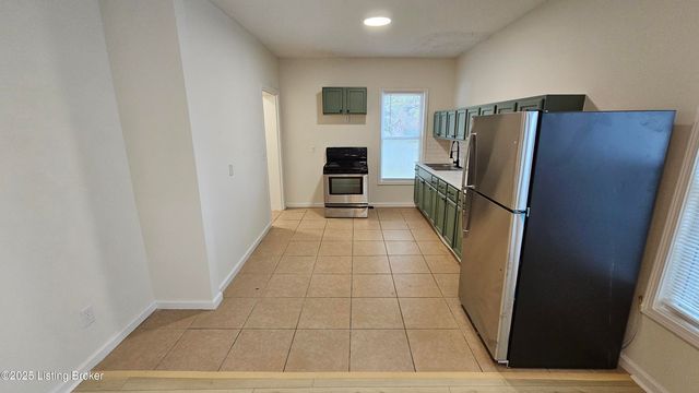 4003 W Market St, Louisville, KY 40212