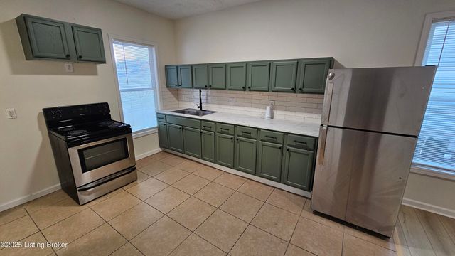 4003 W Market St, Louisville, KY 40212