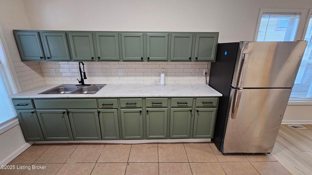 4003 W Market St, Louisville, KY 40212