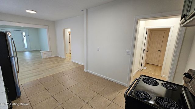 4003 W Market St, Louisville, KY 40212