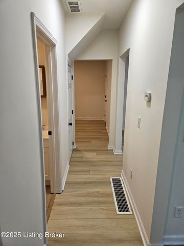 4003 W Market St, Louisville, KY 40212