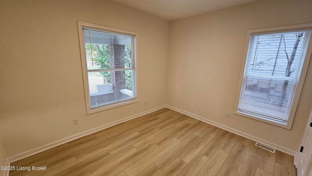 4003 W Market St, Louisville, KY 40212