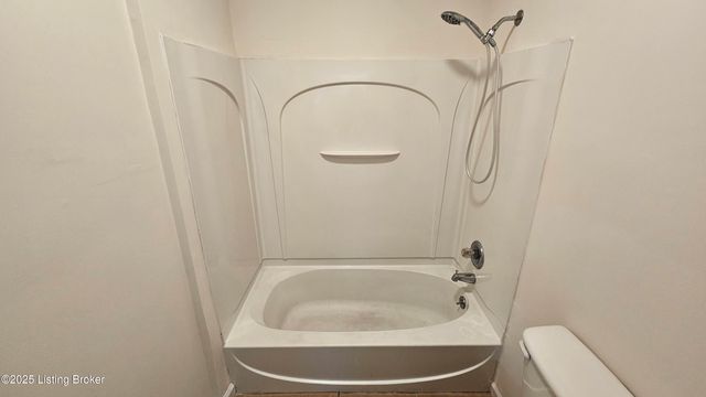 4003 W Market St, Louisville, KY 40212