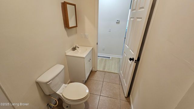 4003 W Market St, Louisville, KY 40212