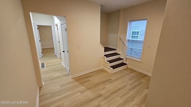 4003 W Market St, Louisville, KY 40212