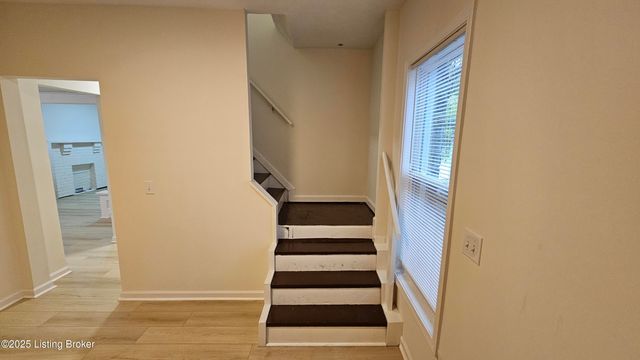 4003 W Market St, Louisville, KY 40212