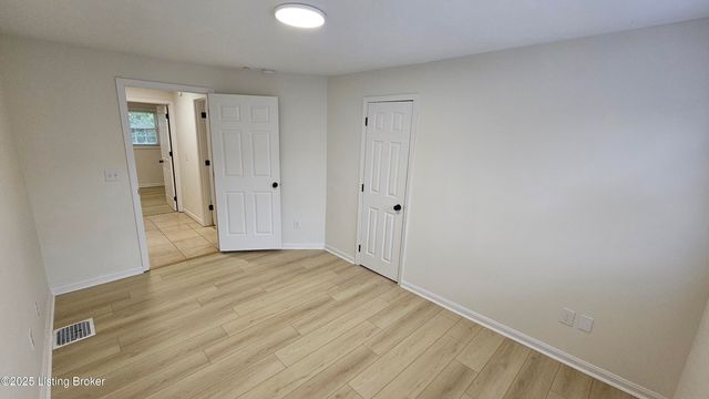 4003 W Market St, Louisville, KY 40212