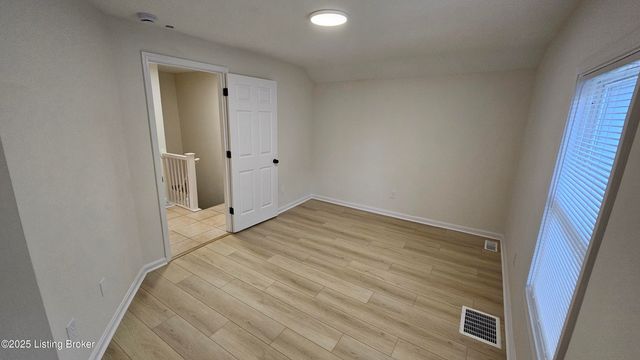 4003 W Market St, Louisville, KY 40212