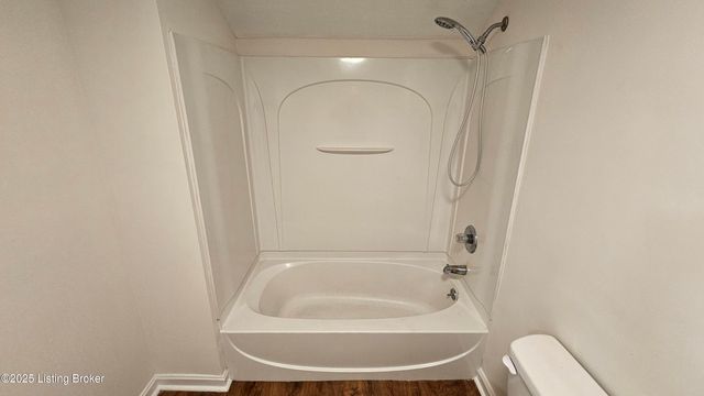 4003 W Market St, Louisville, KY 40212