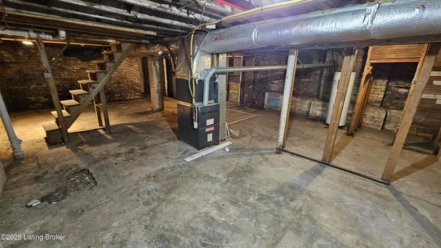 4003 W Market St, Louisville, KY 40212