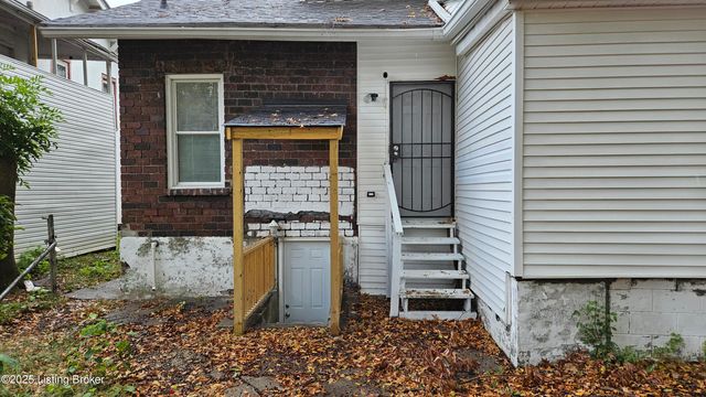 4003 W Market St, Louisville, KY 40212