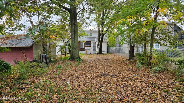 4003 W Market St, Louisville, KY 40212