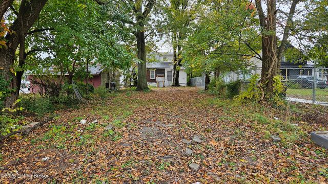 4003 W Market St, Louisville, KY 40212