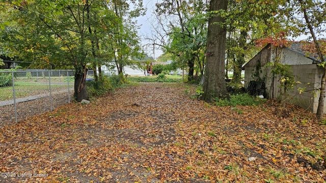 4003 W Market St, Louisville, KY 40212