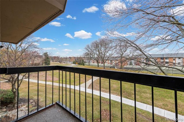 1969 Klingensmith Road, Bloomfield Hills, MI 48302