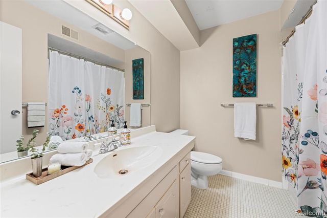 1969 Klingensmith Road, Bloomfield Hills, MI 48302