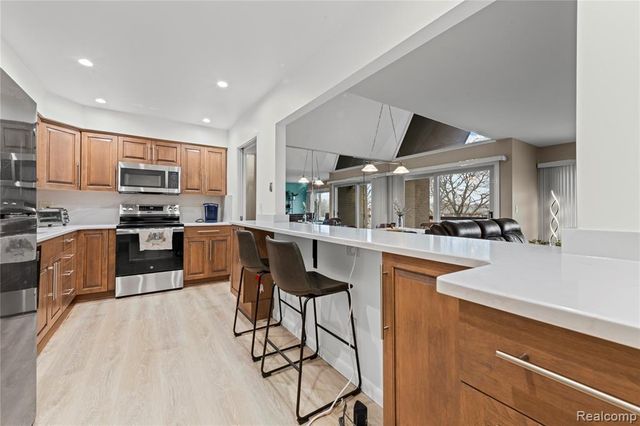 1969 Klingensmith Road, Bloomfield Hills, MI 48302