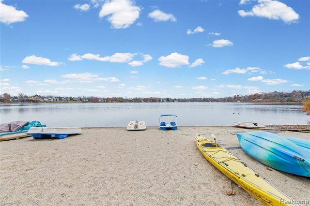 1969 Klingensmith Road, Bloomfield Hills, MI 48302