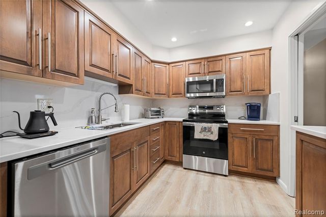 1969 Klingensmith Road, Bloomfield Hills, MI 48302