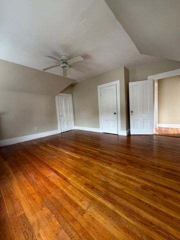 253 Whitwell St 2L, Quincy, MA 02169
