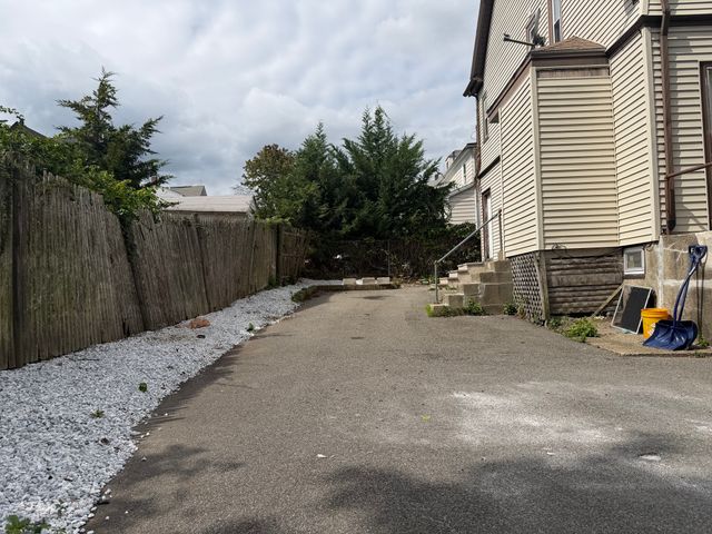 253 Whitwell St 2L, Quincy, MA 02169