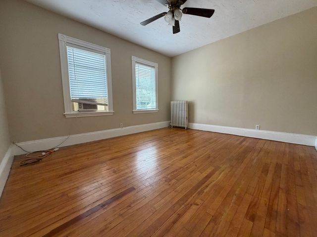 253 Whitwell St 2L, Quincy, MA 02169