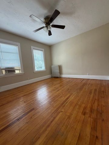 253 Whitwell St 2L, Quincy, MA 02169