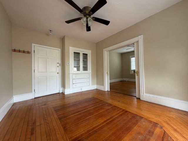 253 Whitwell St 2L, Quincy, MA 02169