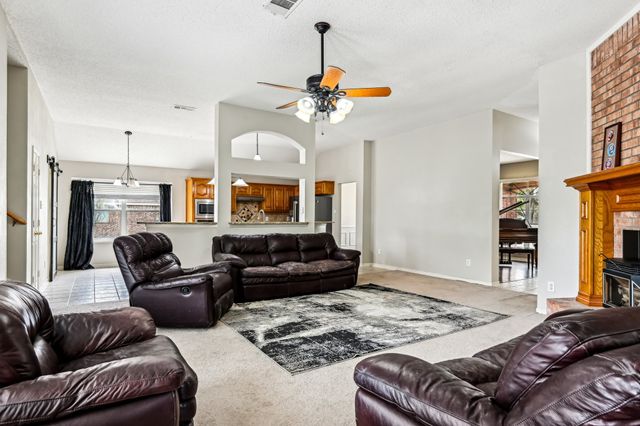 920 Mason Lane, Waxahachie, TX 75167