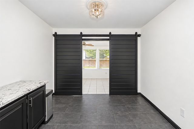 2941 Cresthaven Drive, Grapevine, TX 76051